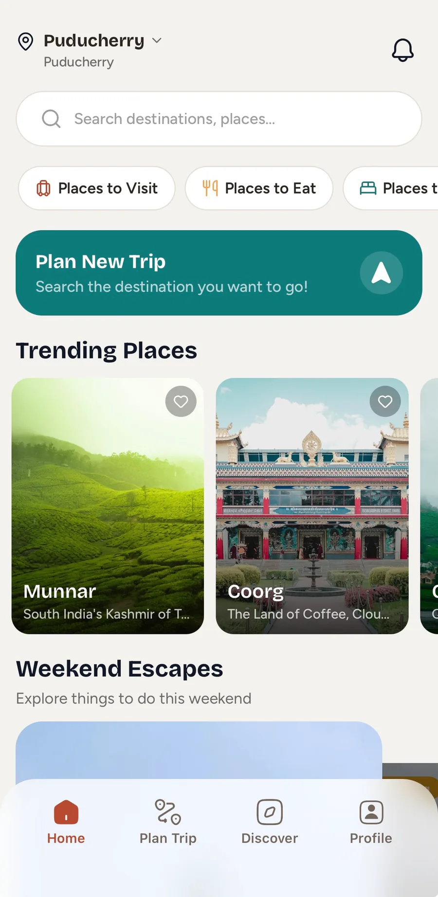 Tripknot home screen showing trending places and weekend escapes